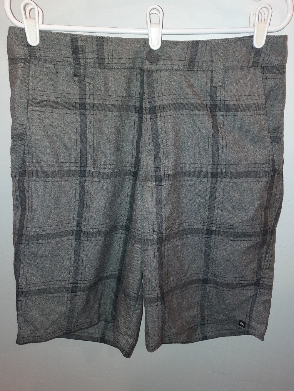 Quiksilver Gray Plaid Flat Front Men's Shorts Size 32 Excellent Used Condition